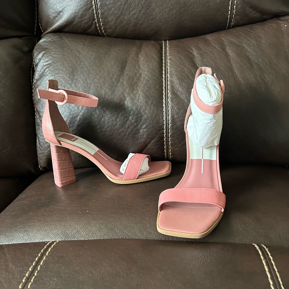 Dolce vita Fiona pink leather sandal new in box
